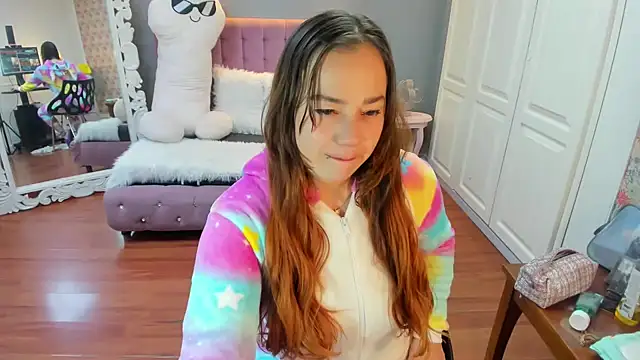 Tammy parker  online show from October 18, 2025, 4:48 am