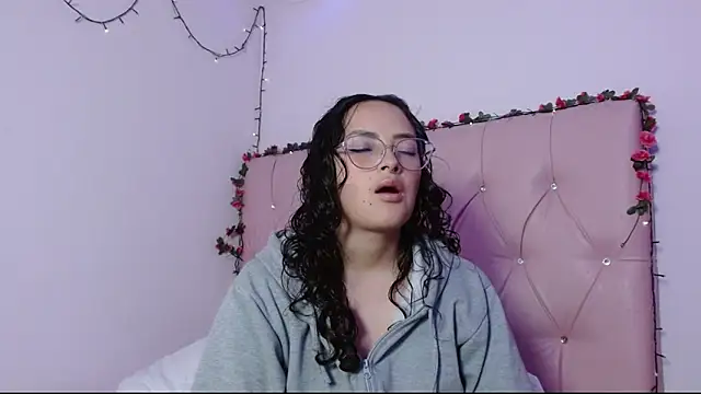 manumeow1 online show from December 14, 2025, 10:14 pm