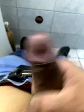 lDarkGreyl online show from October 17, 2025, 9:28 pm