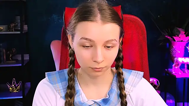 JulieDaniel online show from November 11, 2025, 4:45 am