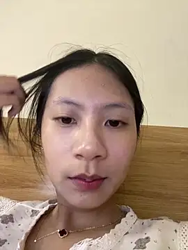 Snapshot of Lil-Gi chatting on September 12, 2025, 3:34 pm Lil-Gi online show from September 12, 2025, 3:34 pm
