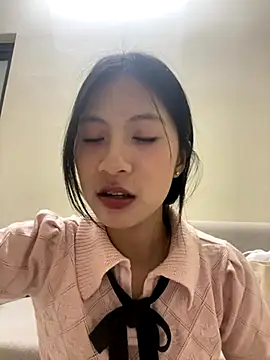 Snapshot of Lil-Gi chatting on September 19, 2025, 4:40 pm Lil-Gi online show from September 19, 2025, 4:40 pm