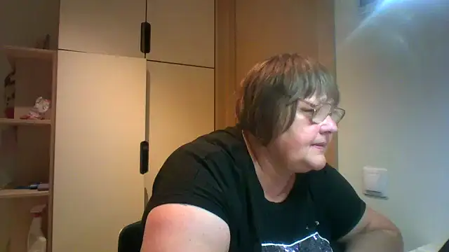 rewa666 online show from September 15, 2025, 5:02 pm