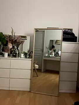 chloedlm5 online show from November 10, 2025, 10:09 pm