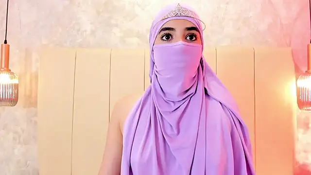 nayiraa  online show from September 27, 2025, 11:48 am