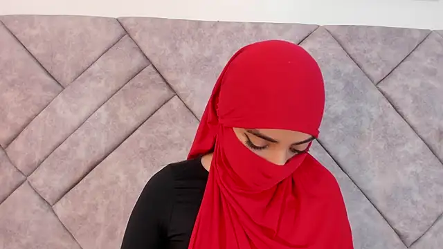 nayiraa  online show from March 16, 2026, 7:18 pm