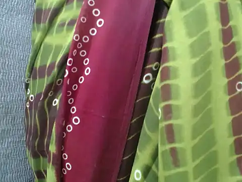 Nova  Leigh online show from November 2, 2025, 7:27 pm