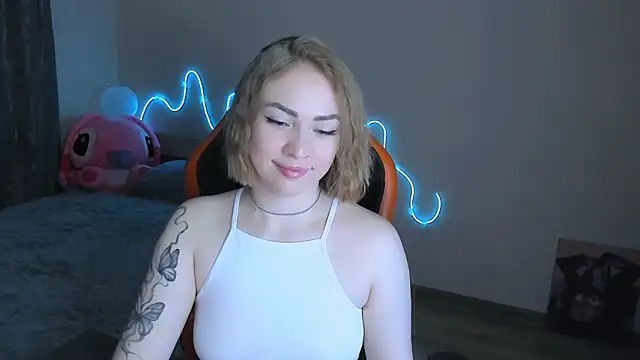 LaraKrein lk online show from March 10, 2026, 4:34 pm