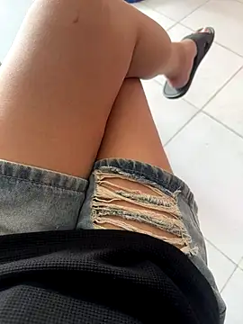 sharon-Hanna online show from November 13, 2025, 1:26 am