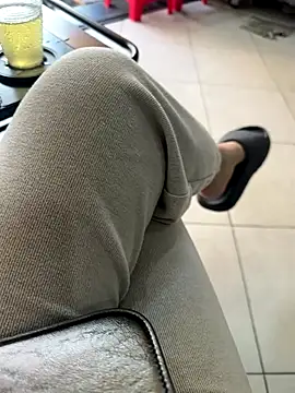 sharon-Hanna online show from December 15, 2025, 1:21 am