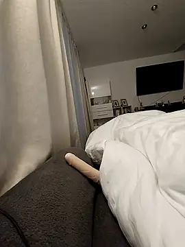 SexyJulia21 online show from April 13, 2026, 6:41 am