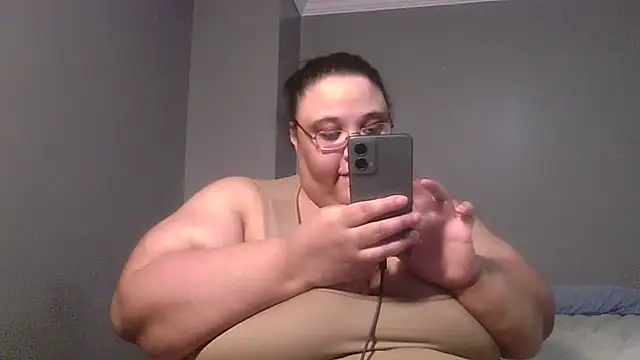 Snapshot of SexyBBW10790 chatting on July 8, 2026, 12:04 am SexyBBW10790 online show from July 8, 2026, 12:04 am