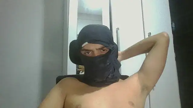 Novinhoo 0 online show from April 2, 2026, 11:02 pm