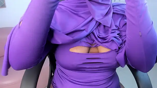 yasmin elite online show from October 10, 2025, 10:03 am