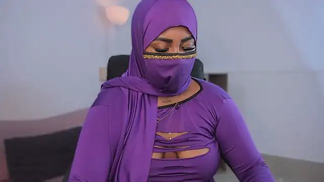 yasmin elite online show from November 24, 2025, 9:42 am