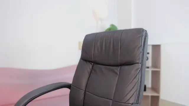 Snapshot of yasmin_elite chatting on January 15, 2026, 12:10 pm yasmin elite online show from January 15, 2026, 12:10 pm