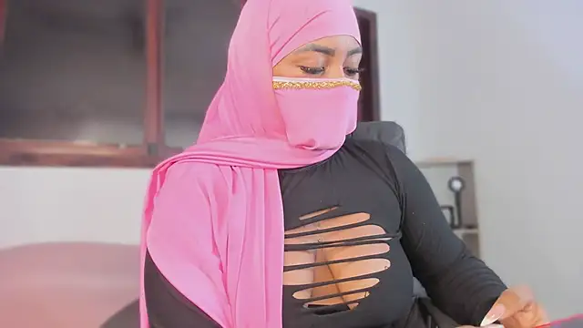 Snapshot of yasmin_elite chatting on February 5, 2026, 10:31 am yasmin elite online show from February 5, 2026, 10:31 am