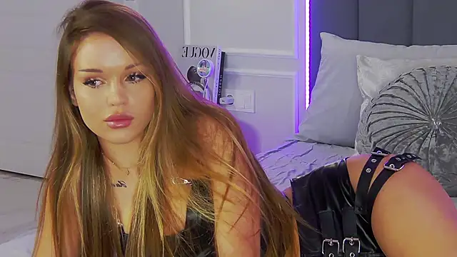 MarilynNova online show from September 16, 2025, 4:24 am