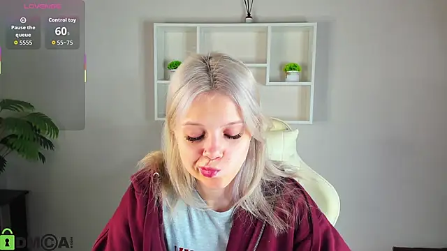 Allice Cox online show from October 10, 2025, 1:04 am