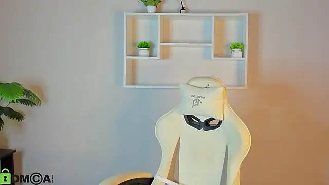 Allice Cox online show from October 21, 2025, 1:17 am