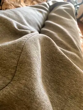 MuzzyFacing online show from April 8, 2026, 12:16 pm