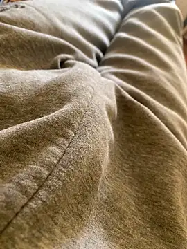 MuzzyFacing online show from April 9, 2026, 12:54 pm