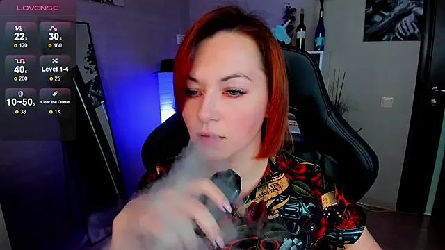 Serena Woods online show from September 19, 2025, 8:38 am