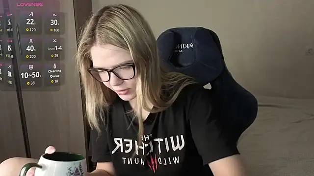 KatanaSVibe online show from November 28, 2025, 1:47 pm