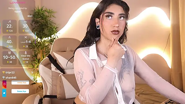 Snapshot of Emma_and_Issac chatting on October 17, 2025, 4:15 am Emma and Issac online show from October 17, 2025, 4:15 am