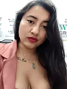 Snapshot of AMATISTA__16 chatting on July 4, 2026, 12:33 pm AMATISTA 16 online show from July 4, 2026, 12:33 pm
