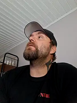 Snapshot of Bamse28 chatting on October 16, 2025, 1:23 pm Bamse28 online show from October 16, 2025, 1:23 pm