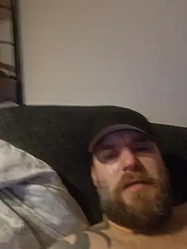 Snapshot of Bamse28 chatting on December 22, 2025, 4:31 am Bamse28 online show from December 22, 2025, 4:31 am