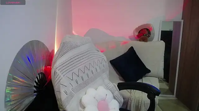 immisssilver online show from October 8, 2025, 1:58 am