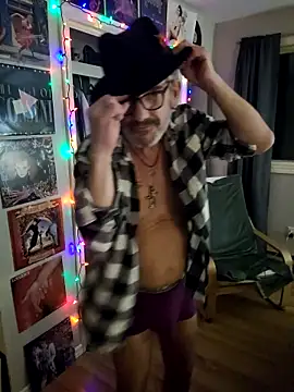 FoxnMouse online show from December 18, 2025, 10:16 pm