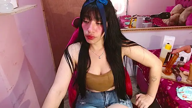 Snapshot of IVET_CUTE1 chatting on June 8, 2026, 1:28 am IVET CUTE1 online show from June 8, 2026, 1:28 am