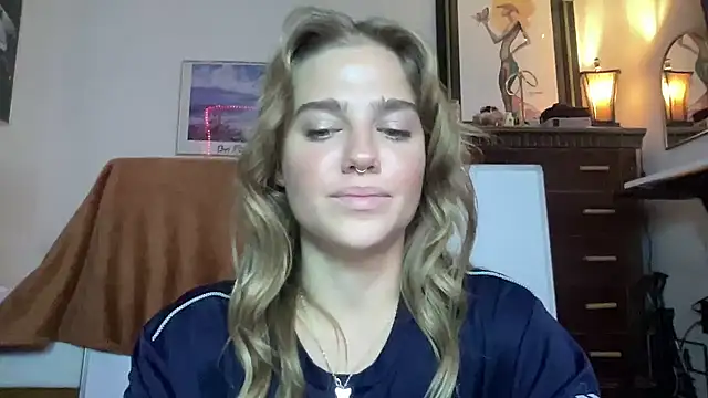 Snapshot of sweetceeme chatting on October 17, 2025, 4:15 am sweetceeme online show from October 17, 2025, 4:15 am