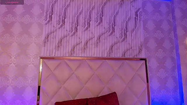 Naomy tay1 online show from February 2, 2026, 3:27 am