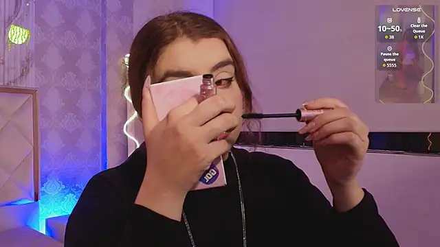 Naomy tay1 online show from February 5, 2026, 3:00 am