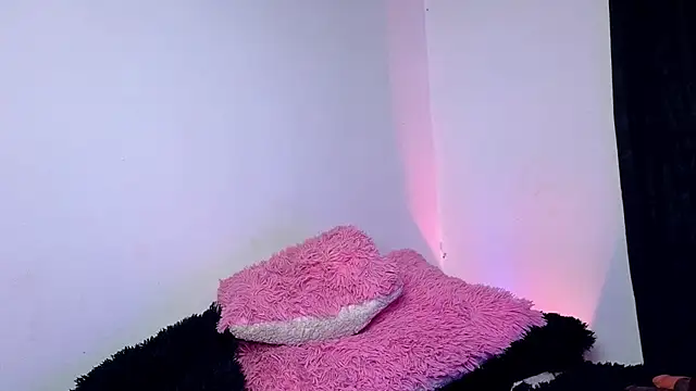 Snapshot of celestte_evans_1 chatting on October 7, 2025, 4:53 am celestte evans 1 online show from October 7, 2025, 4:53 am