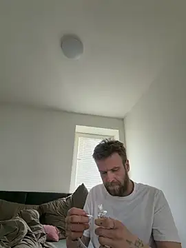 Snapshot of jarda94cz chatting on April 7, 2026, 11:32 am jarda94cz online show from April 7, 2026, 11:32 am