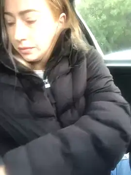 Reina Cummings online show from October 5, 2025, 5:06 am