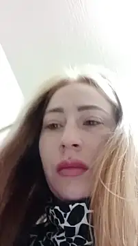 Reina Cummings online show from December 4, 2025, 5:39 am