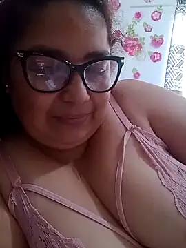 ladytropical1 online show from December 18, 2025, 4:02 pm