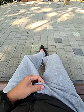 starvingo2002 online show from October 26, 2025, 1:33 am