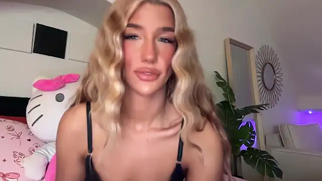 KENNIEXROSE online show from January 8, 2026, 9:39 pm