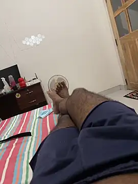 bigDick 000610 online show from October 29, 2025, 8:10 pm