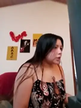 LucyPetit online show from December 4, 2025, 12:58 pm