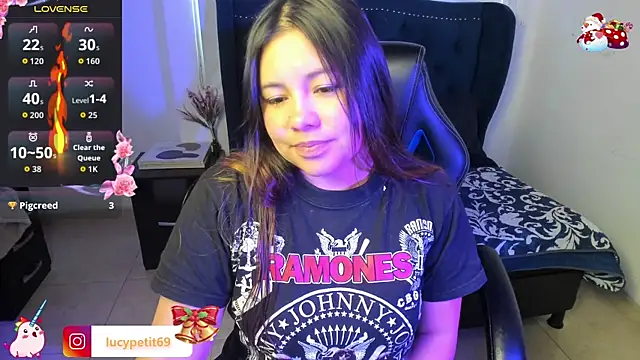 LucyPetit online show from January 7, 2026, 1:13 pm