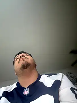 Snapshot of uli2bad chatting on October 18, 2025, 8:53 pm uli2bad online show from October 18, 2025, 8:53 pm