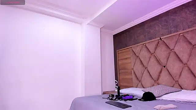 Snapshot of VictoriaSanz_ chatting on November 2, 2025, 6:16 am VictoriaSanz online show from November 2, 2025, 6:16 am